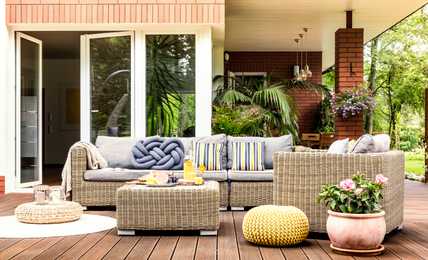 blog-post-thumbnail-The Ultimate Guide to Deck Installation for Homeowners