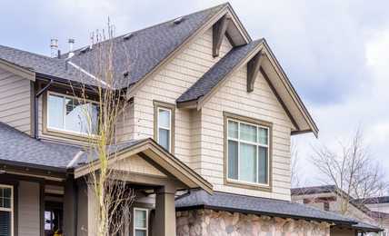 blog-post-thumbnail-Is it Time for a Roof Replacement? A Homeowner's Guide